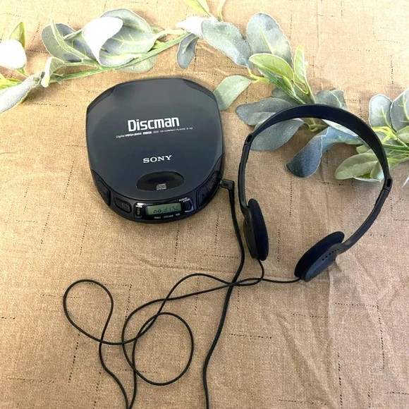 SONY CDウォークマン デジタルメガベース D-NE241 特長 | ポータブルオーディオプレーヤー WALKMAN